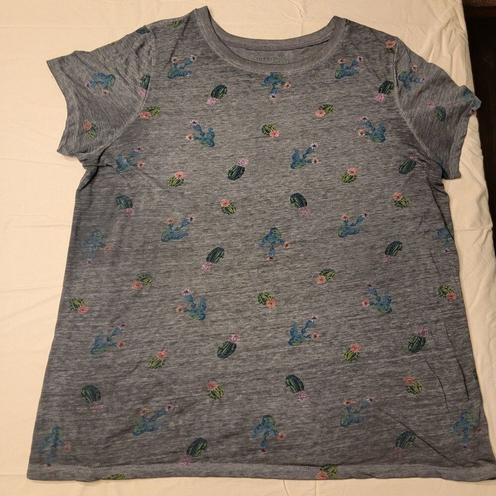 Torrid Classic Fit Crew Tee Vintage Burnout Airy Gray Cactus Sz 1 1X Womens Plus